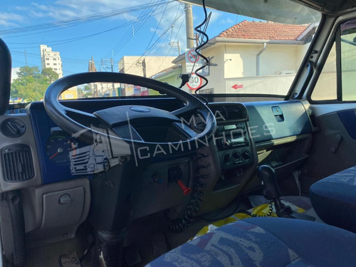 Imagem 6 de 15 de Volkswagen Worker 13-180 6x2t Baú