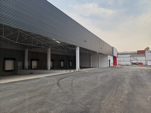 Bodega En Renta Naucalpan. 4,557 M2. Andenes, Parque Industrial.