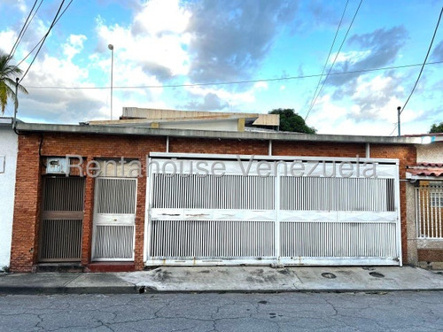 Casa En Venta Urb. Piñonal #25-17208 Rm