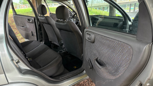 Chevrolet Corsa 2 1.8 Gl Aa+da