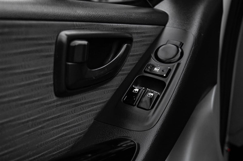 Imagen 11 de 14 de Hyundai H-1 Furgon 2.4 2015 - Motorland Permuto / Financio