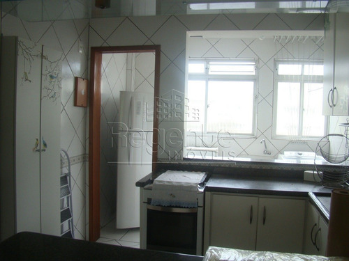 Imagem 10 de 15 de Apartamento Com 2 Quartos A Venda No Bairro Coqueiros Em Florianopolis. - V-81338