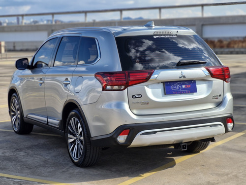 Mitsubishi Outlander 2.2 MIVEC DI-D DIESEL HPE-S AWD AUTOMÁTICO