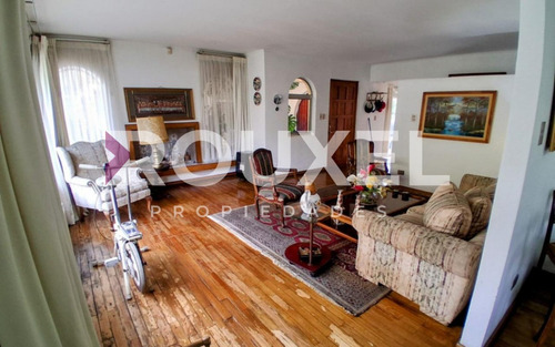 Oportunidad Única En Las Hualtatas, Vitacura Oriente