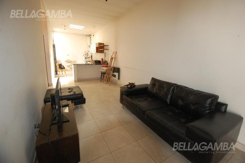 Imagen 1 de 27 de Único Ph Multifamiliar Con Patios Y Terraza, Ideal Para Renta