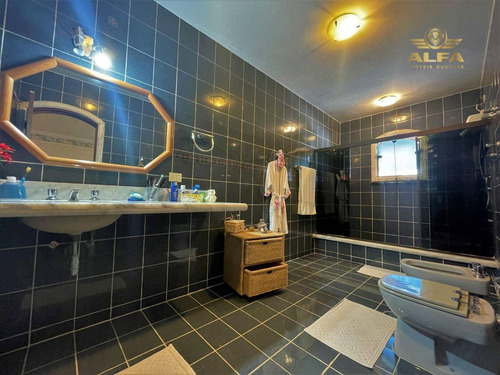Imagem 27 de 30 de Residência A Venda Na Praia, 8 Dormitórios Sendo 6 Suítes, Piscina, Churrasqueira, 982 Metros De Terreno, 695 M² De Área Construída . - Ca0136