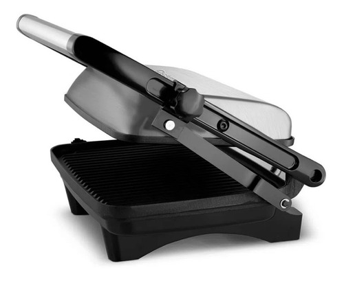Imagen 4 de 8 de Parrilla Sandwichera Compacta Grill Oster Ckstpa2880
