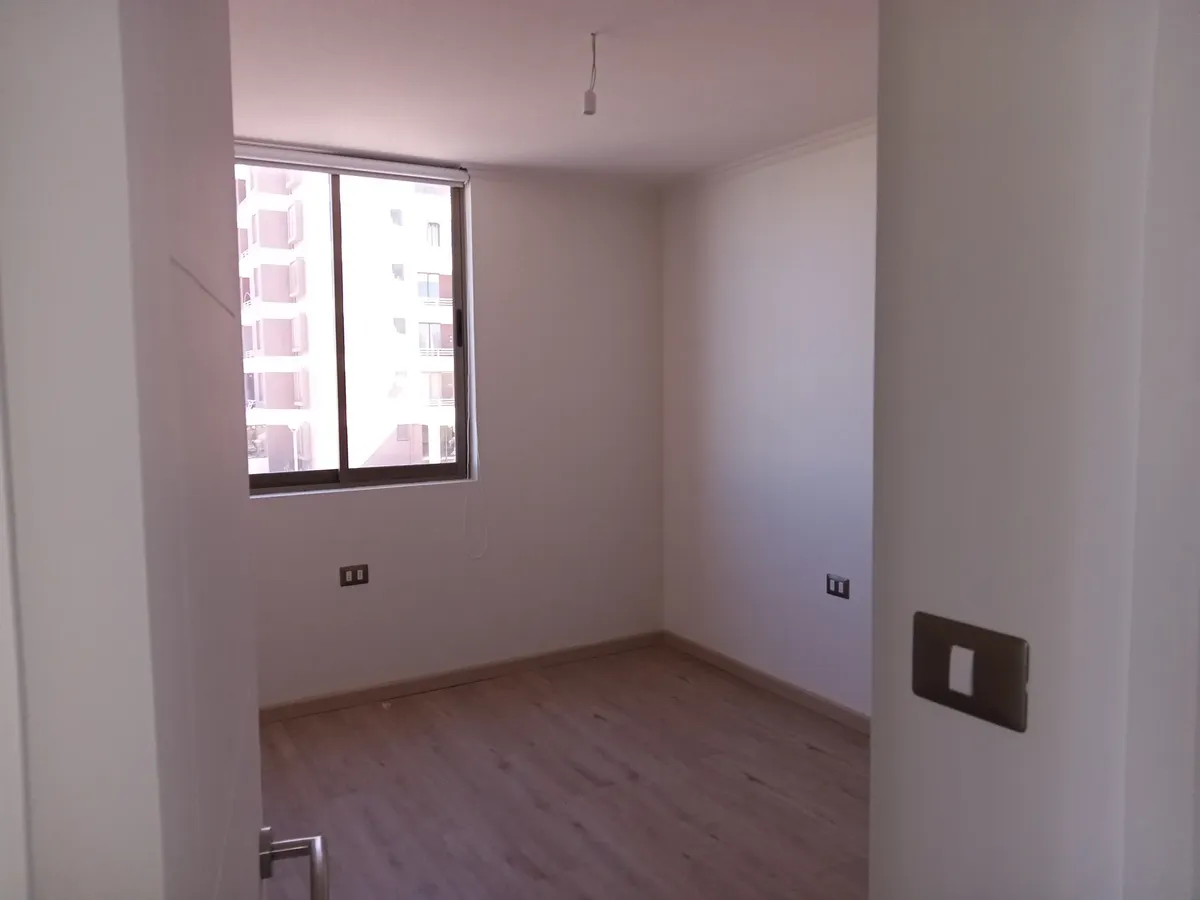 Imagen 4 de 18 de Edificio Av. Circunvalación (1 Est. 1 Bod.) Vista Oriente