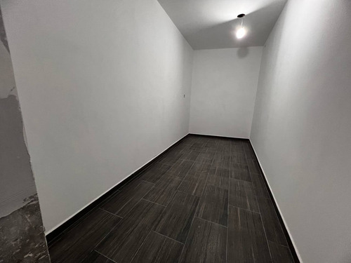 Inmueble De Lujo En La Isla De Margarita, Paraíso I, Pampatar. Casa En Obra Blanca