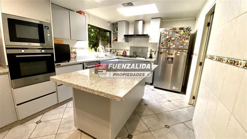 Casa En Venta De 4 Dormitorios En La Reina