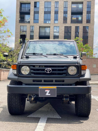 Toyota Land Cruiser 4.5 Carpada