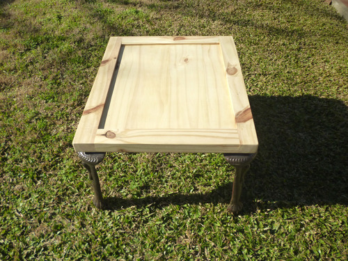 Mesa Ratona Madera Con Patas De Hierro Antiguas