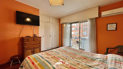 Casa De 2 Dormitorios, 2 Baños Y Garaje En Parque Batlle