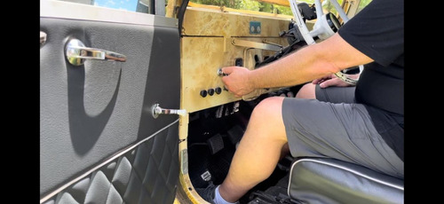 Jeep Ika Doble Cabina Con Caja