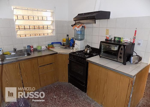 Casa 4 Ambientes Al Frente ( Ph )