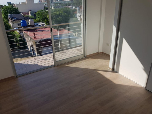 Oportunidad - Departamento Con Cochera En Villa Sarmiento