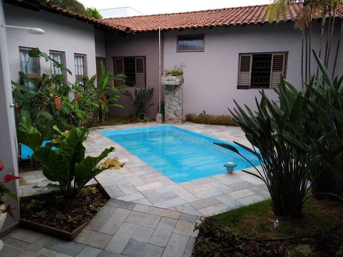 Imagem 1 de 6 de Venda De Casas / Padrão Na Cidade De Araraquara 10441