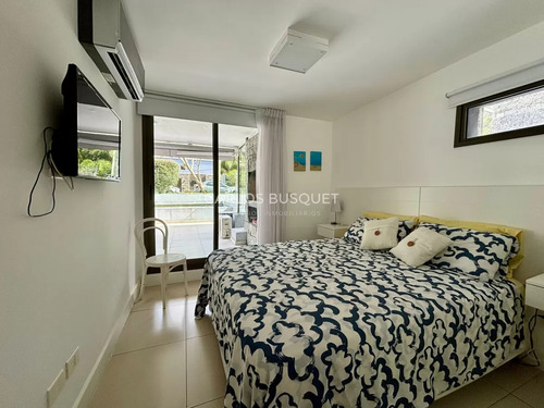 Apartamento En Venta De 2 Dormitorios En Edificio Unique, Pedragosa Sierra