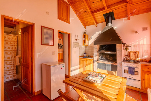 Hermosa Casa De 4 Ambientes + Quincho Y Cochera En Venta En Barrio Altos Del Chapelco, San Martín De Los Andes, Neuquén, Patagonia Argentina