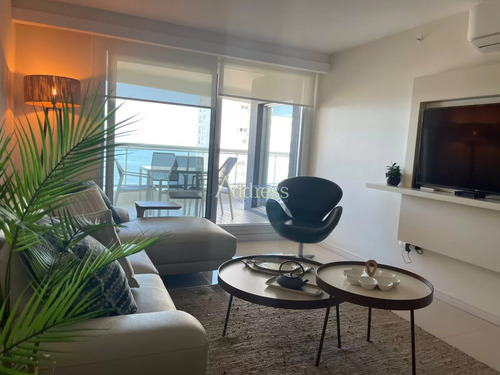 Apartamento En Piso Alto Torre Look Brava