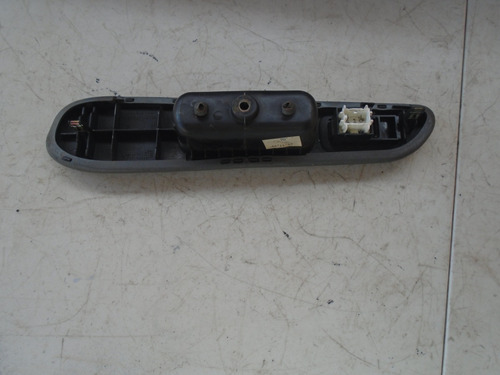 Imagen 3 de 3 de Vendo Boton De Subir Vidrio De Toyota Corona, Año 2000