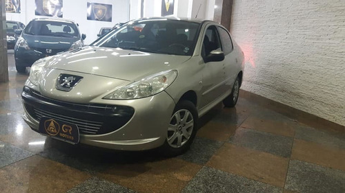 Peugeot 207 1.4 Xr Passion 8v Flex - 2011