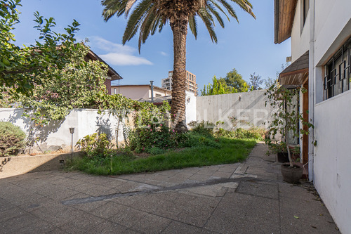 Casa 2 Pisos 2d + Servicios Sucre/lyon