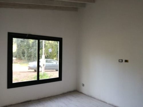 Venta Casa En Bosque Peralta Ramos De 3 Ambientes.