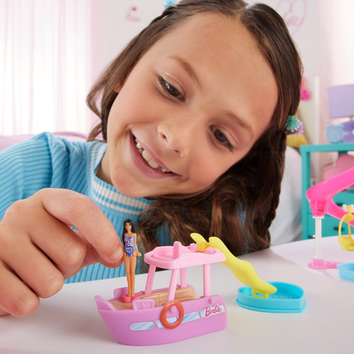 Barbie Mini Barbieland Vehículo Muñecas Yate De Los Sueños C Multicolor
