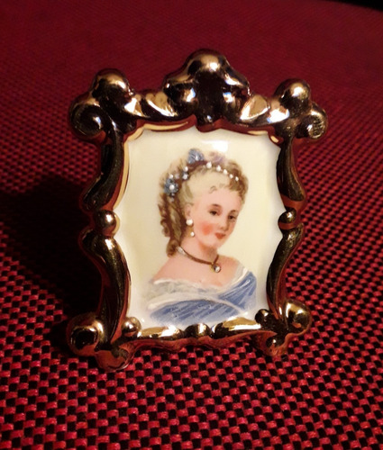 Porcelana Limoges Porta Retrato Dama A Mano 6x5 Cm Miniatura