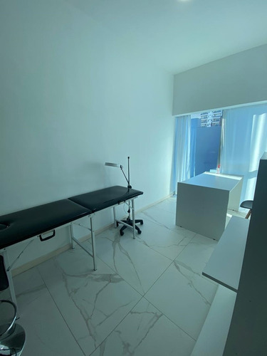 Oficina En Venta Ubicado En Banfield, Lomas De Zamora