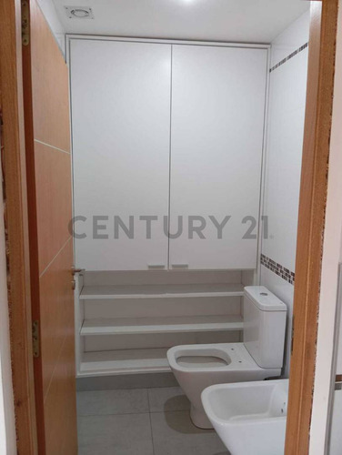Venta Casa En City Bell 5 Ambientes