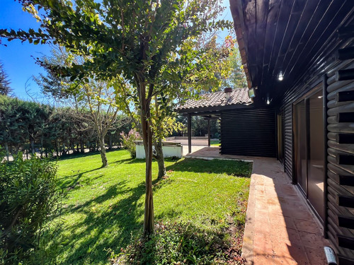 Casa En Venta De 4 Dorm. En Navidad