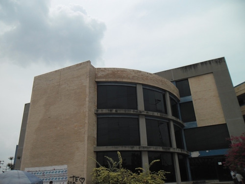 Imagen 3 de 12 de En Venta Local Comercial 4 Niveles Ubicado En Valencia Código 574296