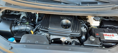 Imagen 7 de 11 de Hyundai H1 2.5 Premium 1 170cv At 2016
