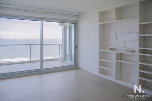 Le Parc Punta Del Este, Torre De Categoría Frente Al Mar. Departamento De 2 Dormitorios En Suite