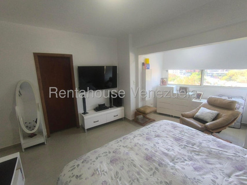 Moderno Y Exclusivo Apartamento Ubicado En La Urbanizacion El Parral, Data Reciente Y Condominio En Excelente Mantenimiento Con Pozo De Agua,planta Electrica100%, Piscina Climatizada,area De Parrilera