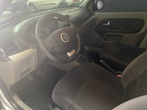 Imagem 10 de 12 de Renault Symbol 1.6 Privilège 16v Flex 4p Manual