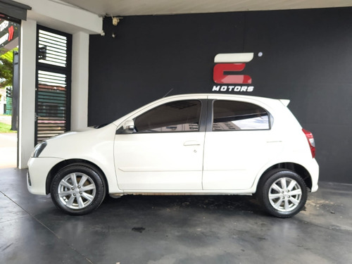 Toyota Etios X Plus 1.5 (Flex)