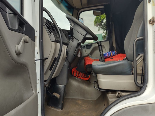 Vw 24-250 2010 6x2 Sider