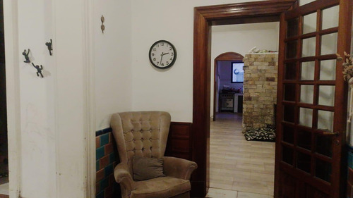 Hermosa Casa A Una Cuadra De La Estacion De Temperley!!