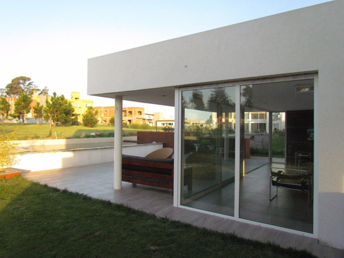 Espectacular Propiedad En Barrio Privado En Alquiler Temporada 2020