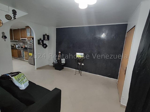 Juan Carlos González. Renta House Carabobo Vende Hermoso Townhouse Res. Villa Florencia I Urb. Tazajal Naguanagua Mls #24-25935 Rah/jcg.