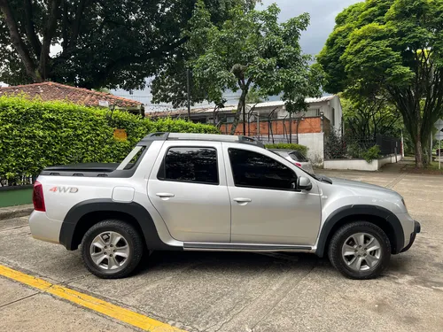 Renault Duster Oroch 2.0 Intens 4X4