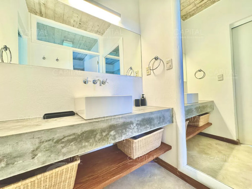 Casa En Venta En Pueblo De José Ignacio Cuatro Dormitorios Y Dependencia