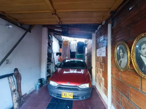 Casa En Venta En Conquistadores. Cod V4042
