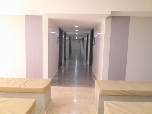 Imagen 13 de 15 de Consultorio Medico En Alquiler En Excelente Ubicacion En Centro Profesional De Coro 04126887776 23-3901