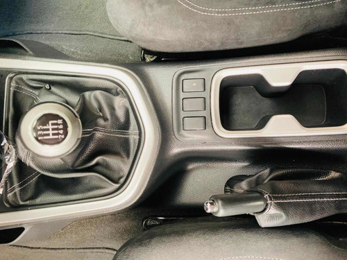 Imagen 15 de 15 de Nissan Np300 Frontier 2.5 Le Std 6 Vel Ac 4x2 2019