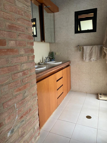 Se Vende Casa 800m2,4h/4b/10p. Cerro Verde.