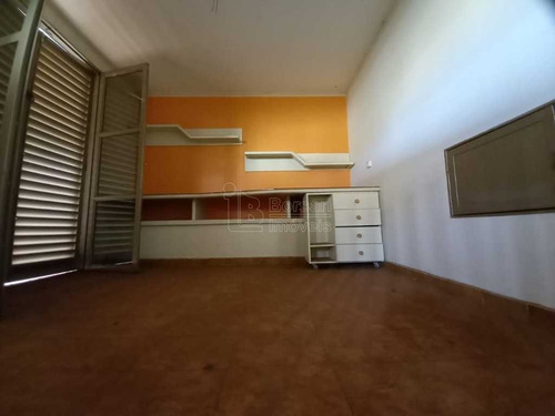 Imagem 3 de 6 de Venda De Casas / Padrão Na Cidade De Araraquara 10971